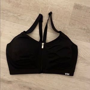 Front close sport bra